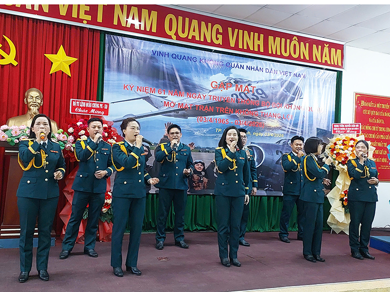 Gặp mặt kỷ niệm 61 năm ng&agrave;y Kh&ocirc;ng qu&acirc;n nh&acirc;n d&acirc;n Việt Nam ra qu&acirc;n đ&aacute;nh thắng trận đầu