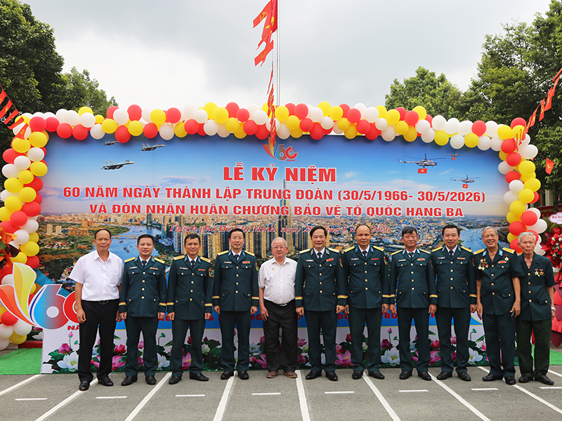 Trung đoàn 263 kỷ niệm 60 năm ngày truyền thống và đón nhận Huân chương Bảo vệ Tổ quốc hạng Ba