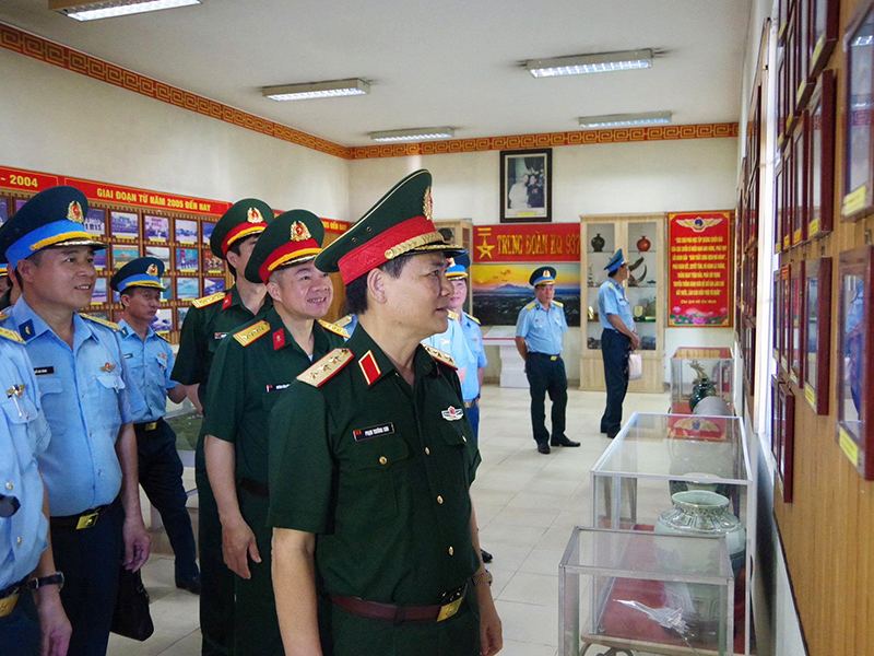 Bộ Tổng Tham mưu kiểm tra sẵn s&agrave;ng chiến đấu tại Trung đo&agrave;n 937