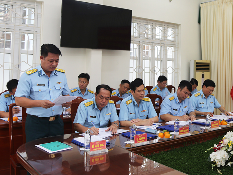 Bộ Quốc ph&ograve;ng l&agrave;m việc với Qu&acirc;n chủng Ph&ograve;ng kh&ocirc;ng - Kh&ocirc;ng qu&acirc;n về c&ocirc;ng t&aacute;c hậu cần, t&agrave;i ch&iacute;nh v&agrave; đầu tư x&acirc;y dựng cơ bản