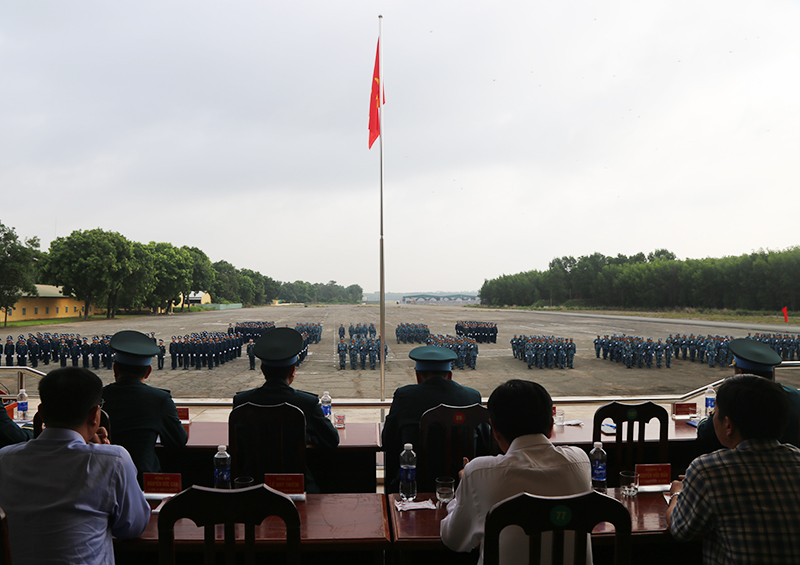 C&aacute;c đơn vị trong Qu&acirc;n chủng Ph&ograve;ng kh&ocirc;ng-Kh&ocirc;ng qu&acirc;n tổ chức Lễ tuy&ecirc;n thệ chiến sĩ mới năm 2026