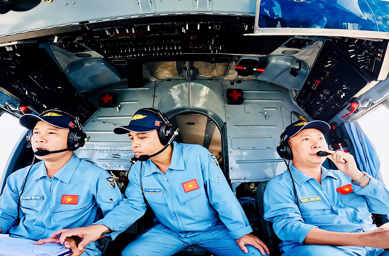 Trung đoàn 917 tổ chức thành công các ban bay huấn luyện cấp cứu người trên biển