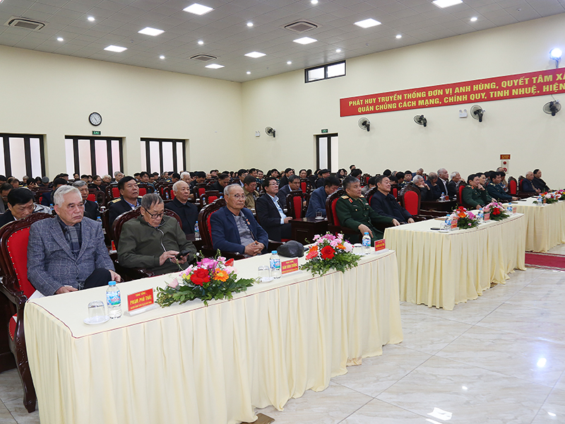 Gặp mặt thủ trưởng Bộ Tư lệnh, c&aacute;n bộ cấp tướng, anh h&ugrave;ng LLVTND, c&aacute;n bộ l&atilde;o th&agrave;nh c&aacute;ch mạng v&agrave; thủ trưởng cơ quan, đơn vị c&aacute;c thời kỳ nh&acirc;n dịp xu&acirc;n B&iacute;nh Ngọ - 2026, khu vực th&agrave;nh phố H&agrave; Nội