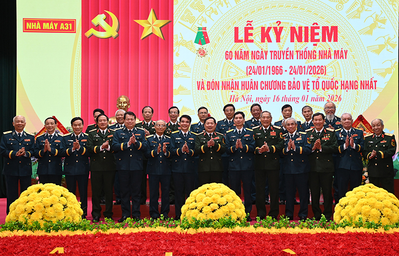 Nh&agrave; m&aacute;y A31 kỷ niệm 60 năm Ng&agrave;y truyền thống v&agrave; đ&oacute;n nhận  Hu&acirc;n chương Bảo vệ Tổ quốc hạng Nhất