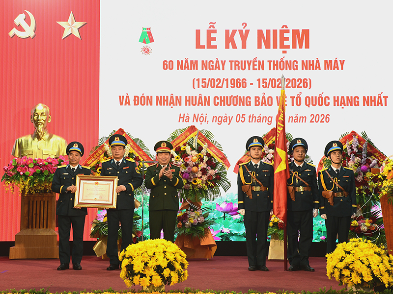 Nh&agrave; m&aacute;y A34 kỉ niệm 60 năm Ng&agrave;y truyền thống v&agrave; đ&oacute;n nhận Hu&acirc;n chương Bảo vệ Tổ quốc hạng Nhất