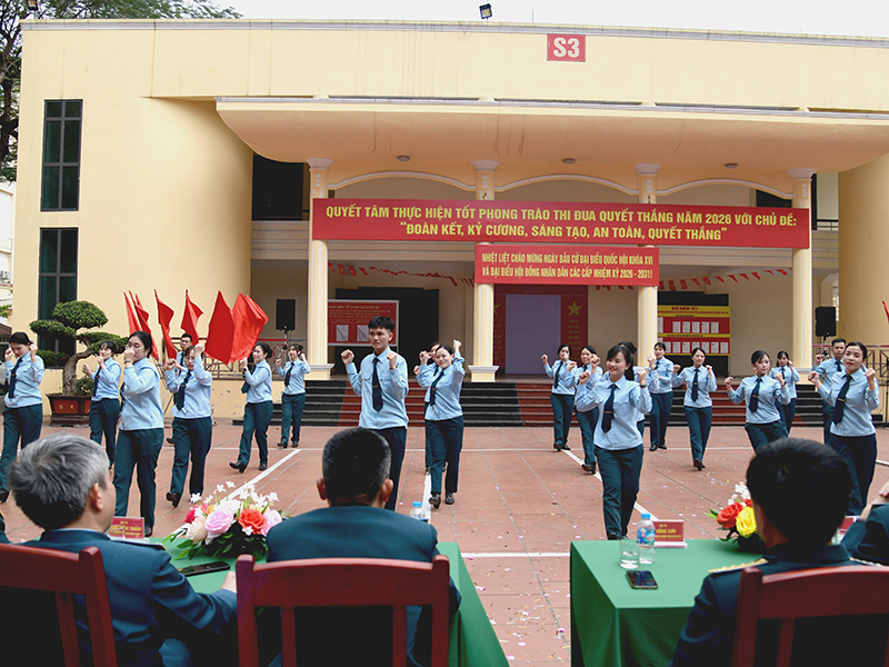 C&aacute;c tổ chức quần ch&uacute;ng của Viện Y học Ph&ograve;ng kh&ocirc;ng - Kh&ocirc;ng qu&acirc;n tổ chức Hội chợ Xu&acirc;n &ldquo;Gắn kết y&ecirc;u thương - T&ocirc;n vinh phụ nữ&rdquo;