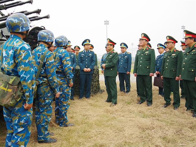 bo-quoc-phong-kiem-tra-cong-tac-san-sang-chien-dau-bao-ve-dai-hoi-dai-bieu-toan-quoc-lan-thu-xiv-cua-dang-tai-trung-doan-64