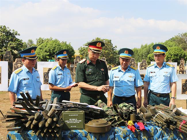 bo-tong-tham-muu-quan-doi-nhan-dan-viet-nam-kiem-tra-cong-tac-chuan-bi-huan-luyen-nam-2026-doi-voi-su-doan-370