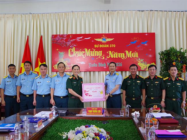 bo-tong-tham-muu-quan-doi-nhan-dan-viet-nam-kiem-tra-cong-tac-san-sang-chien-dau-cac-don-vi-thuoc-quan-chung-phong-khong-khong-quan-o-khu-vuc-mien-nam