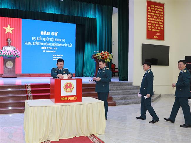 cu-tri-quan-chung-phong-khong-khong-quan-tham-gia-bau-cu-dai-bieu-quoc-hoi-khoa-xvi-va-dai-bieu-hoi-dong-nhan-dan-cac-cap-nhiem-ky-2026-2031