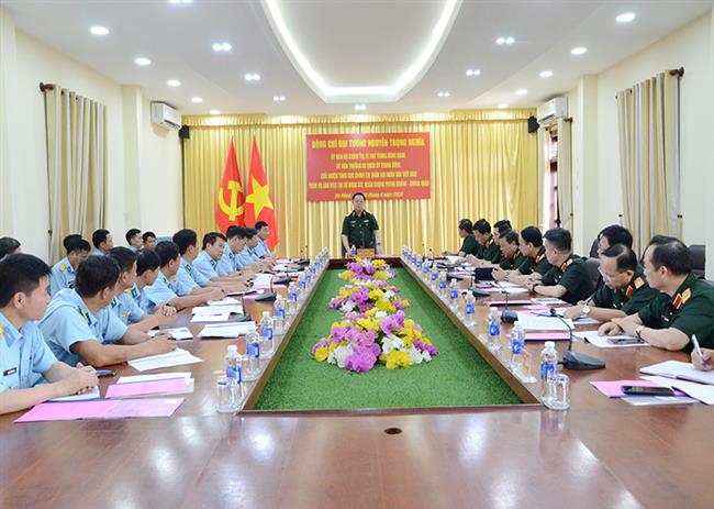dai-tuong-nguyen-trong-nghia-chu-nhiem-tong-cuc-chinh-tri-quan-doi-nhan-dan-viet-nam-tham-va-lam-viec-tai-su-doan-khong-quan-372