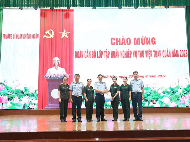 doan-can-bo-lop-tap-huan-nghiep-vu-thu-vien-toan-quan-nam-2026-tham-quan-truong-si-quan-khong-quan
