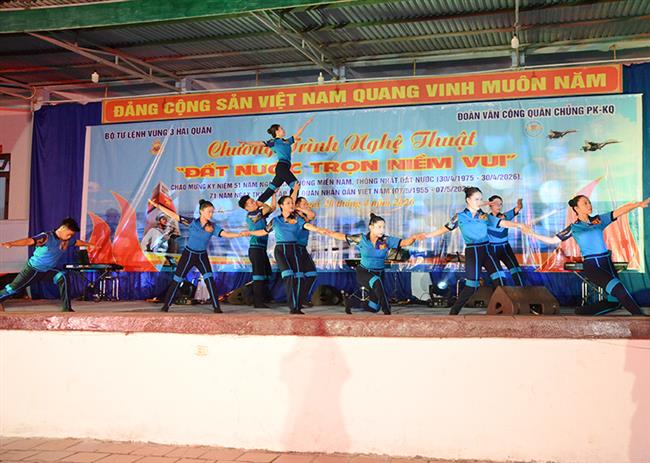 doan-van-cong-quan-chung-phong-khong-khong-quan-hoan-thanh-xuat-sac-dot-luu-dien-tren-dia-ban-thanh-pho-da-nang