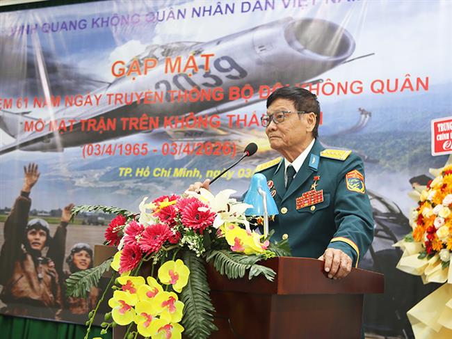 gap-mat-ky-niem-61-nam-ngay-bo-doi-khong-quan-ra-quan-danh-thang-tran-dau