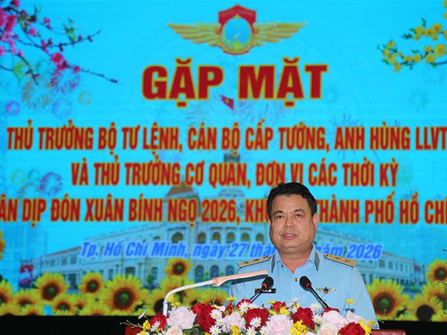 gap-mat-thu-truong-bo-tu-lenh-va-cac-the-he-can-bo-quan-chung-pk-kq-cac-thoi-ky-nhan-dip-don-xuan-binh-ngo-2026-khu-vuc-tp-ho-chi-minh