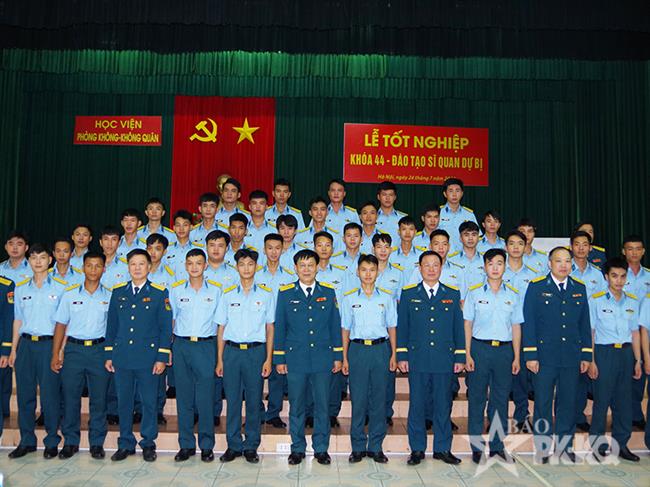 hoc-vien-phong-khong-khong-quan-to-chuc-le-tot-nghiep-khoa-44-dao-tao-si-quan-du-bi