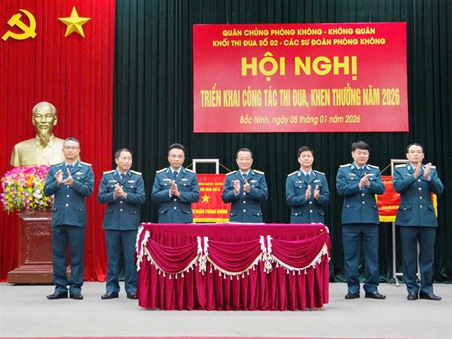khoi-thi-dua-so-2-cua-quan-chung-phong-khong-khong-quan-trien-khai-cong-tac-thi-dua-khen-thuong-nam-2026