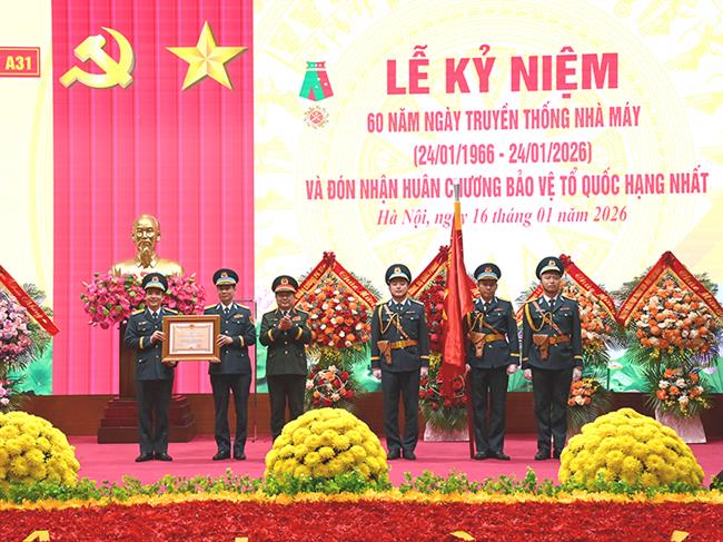 nha-may-a31-ky-niem-60-nam-ngay-truyen-thong-va-don-nhan-huan-chuong-bao-ve-to-quoc-hang-nhat