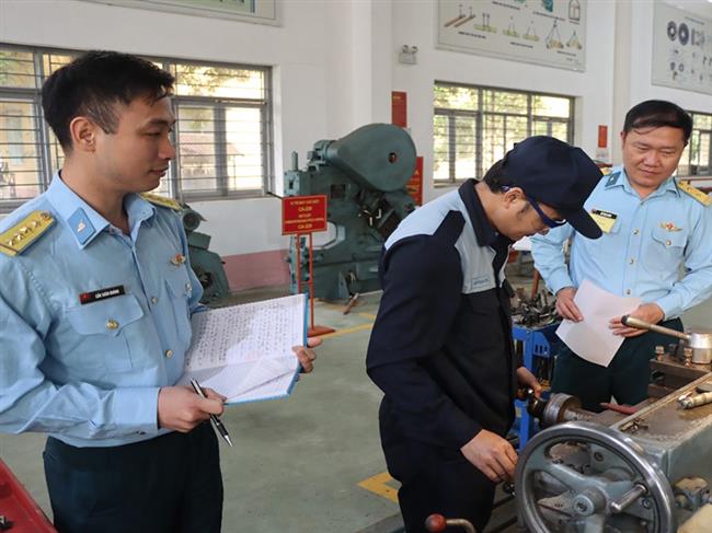 nha-may-a31-to-chuc-kiem-tra-danh-gia-trinh-do-ky-nang-nghe-nhan-vien-ky-thuat-nam-2026