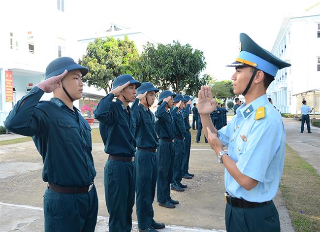 nhung-ngay-dau-quan-ngu-o-tieu-doan-huan-luyen-chien-si-moi-su-doan-377