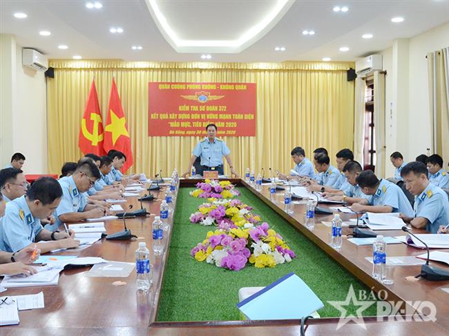 quan-chung-phong-khong-khong-quan-kiem-tra-ket-qua-xay-dung-don-vi-vung-manh-toan-dien-mau-muc-tieu-bieu-tai-su-doan-372-va-nha-may-a32