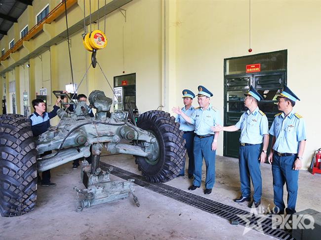 quan-chung-phong-khong-khong-quan-kiem-tra-ket-qua-xay-dung-don-vi-vung-manh-toan-dien-“mau-muc-tieu-bieu”-nam-2026-tai-nha-may-a29-va-kho-k334
