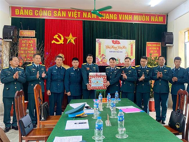 quan-chung-phong-khong-khong-quan-kiem-tra-san-sang-chien-dau-tai-tram-ra-da-25