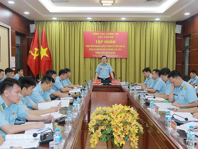 quan-chung-phong-khong-khong-quan-tham-gia-tap-huan-phan-mem-nganh-can-bo-thuoc-he-sinh-thai-so-phuc-vu-chuyen-doi-so-nganh-cong-tac-dang-cong-tac-chinh-tri-trong-dang-bo-quan-doi