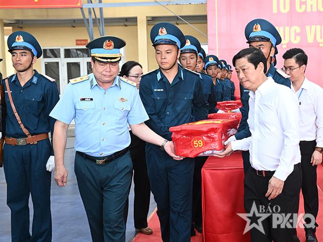 quan-chung-pk-kq-van-chuyen-ban-giao-hon-7-000-mau-sinh-pham-hai-cot-liet-si-phuc-vu-giam-dinh-adn-tu-tp-ho-chi-minh-toi-ha-noi