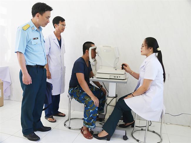 su-doan-370-chu-trong-bao-dam-hau-can-ky-thuat-cho-huan-luyen