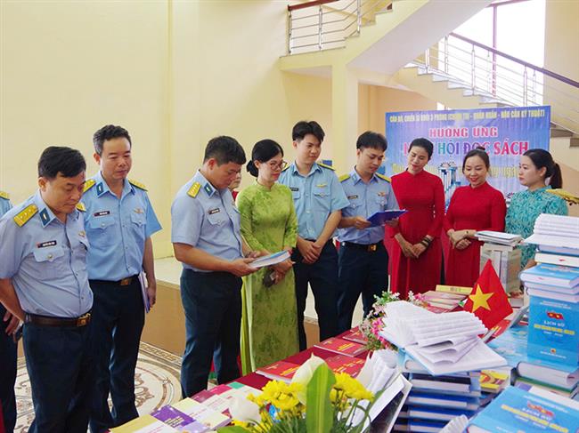 su-doan-371-phat-dong-huong-ung-ngay-sach-va-van-hoa-doc-viet-nam-lan-thu-5-nam-2026