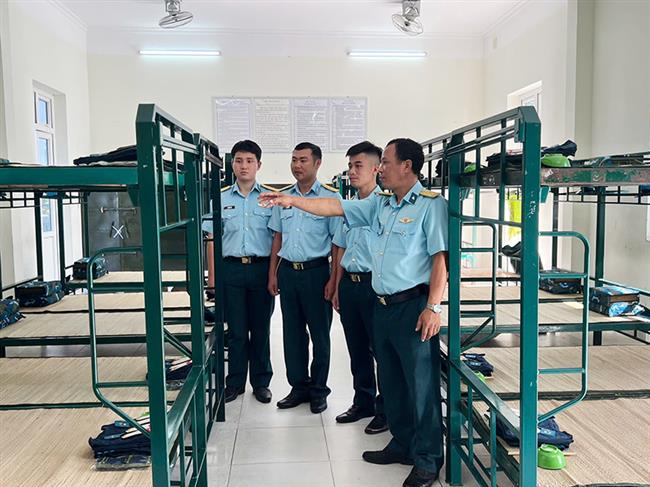 su-doan-377-bao-dam-tot-hau-can-cho-huan-luyen-chien-si-moi