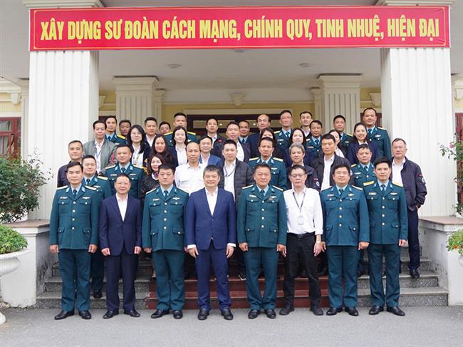 su-doan-khong-quan-371-va-cong-ty-quan-ly-bay-mien-bac-to-chuc-hoi-nghi-hiep-dong-quan-ly-dieu-hanh-bay