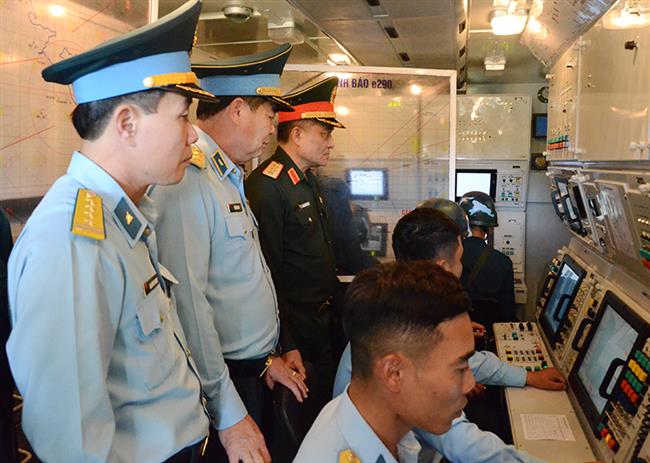 thuong-tuong-nguyen-van-hien-thu-truong-bo-quoc-phong-kiem-tra-chuc-tet-cac-don-vi-khu-vuc-da-nang