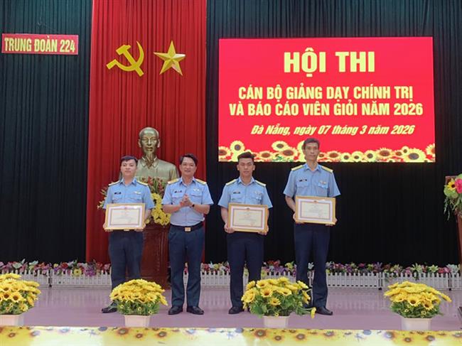trung-doan-224-to-chuc-hoi-thi-can-bo-giang-day-chinh-tri-va-bao-cao-vien-gioi-nam-2026
