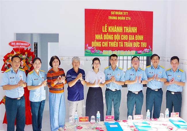 trung-doan-274-ban-giao-“nha-dong-doi”-tang-thieu-ta-tran-duc-thu