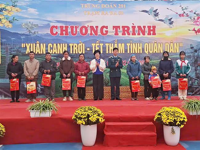 trung-doan-ra-da-291-to-chuc-chuong-trinh-“xuan-canh-troi-tet-tham-tinh-quan-dan”