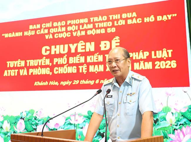 truong-si-quan-khong-quan-phoi-hop-tuyen-truyen-phap-luat-ve-an-toan-giao-thong-va-phong-chong-te-nan-xa-hoi
