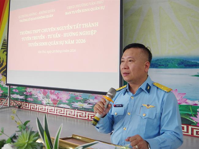 truong-si-quan-khong-quan-to-chuc-tu-van-tuyen-sinh-quan-su-tai-tinh-lao-cai