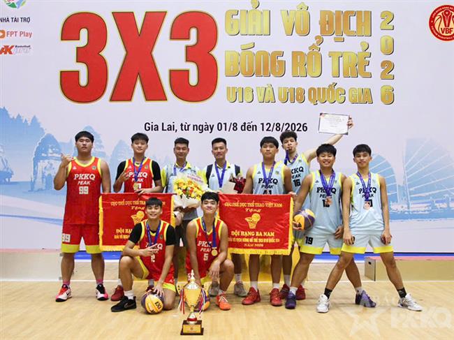 tu-ap-luc-den-“boi-thu”-huy-chuong