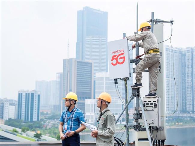 viettel-telecom-duoc-de-cu-glomo-awards-“oscar-cua-nganh-di-dong”-nho-sang-kien-“khong-de-ai-bi-bo-lai-phia-sau”-trong-hanh-trinh-tu-2g-len-5g