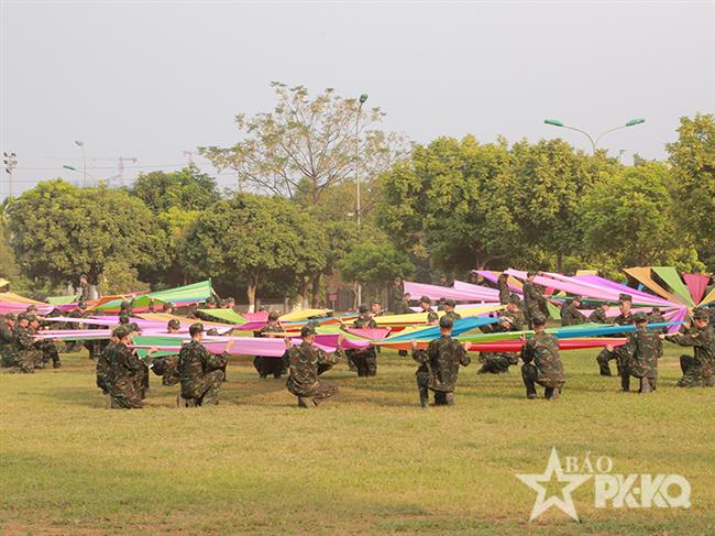 cuc-tuyen-huan-tong-cuc-chinh-tri-qdnd-viet-nam-kiem-tra-huan-luyen-trinh-dien-phuc-vu-trien-lam-quoc-phong-quoc-te-viet-nam-2026