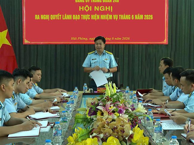 xay-dung-to-chuc-dang-4-tot-o-dang-bo-trung-doan-240